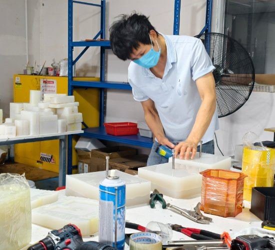 Vacuum casting overmolding, precision custom CNC machining service